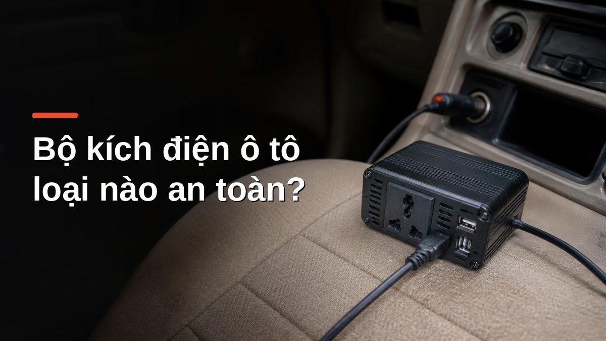 Bộ kích điện inverter cắm tẩu 12V trên ô tô, có ổ cắm 220V và cổng USB đang sạc laptop