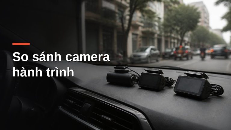 Ba mẫu camera hành trình đặt cạnh nhau trên taplo để so sánh