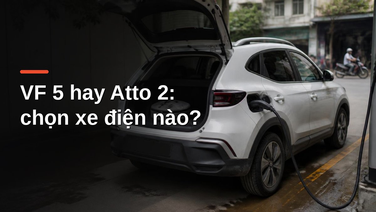 Xe SUV điện cỡ nhỏ đang sạc tại trạm sạc công cộng - so sánh VF 5 và BYD Atto 2